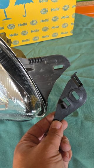 Faro Ford Fiesta IV (96-02) - Derecho