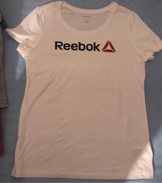 Conjunto Reebok: camiseta y leggings