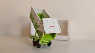 Wiking 1:87. Remolque de tractor Claas