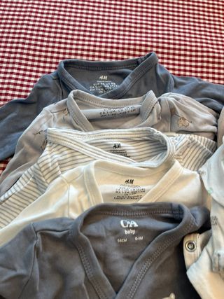 Lote Bodys talla 0-1 mes