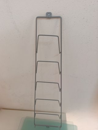 Revistero metálico Ikea gris