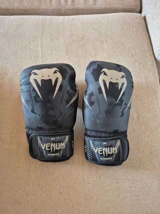 Guantes boxeo Venum Impact 14oz