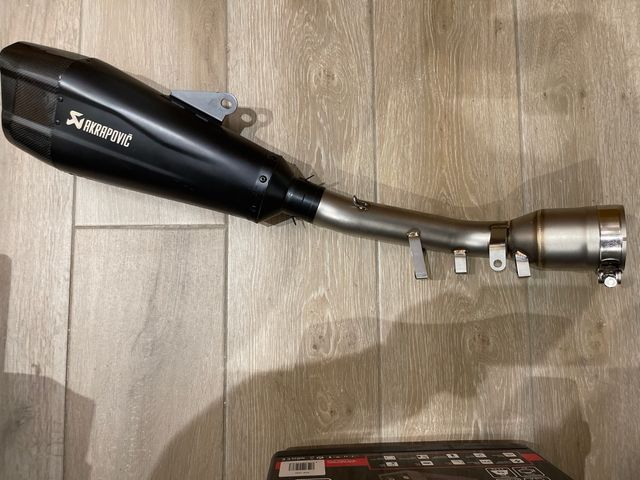 Escape Akrapovic K174- K148