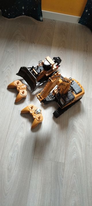 Máquinas de construção Huina e Revell