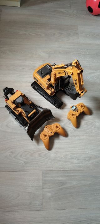 Máquinas de construção Huina e Revell