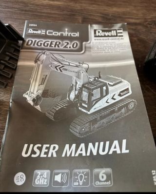 Máquinas de construção Huina e Revell