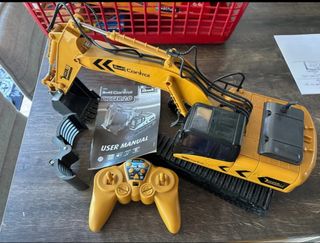 Máquinas de construção Huina e Revell