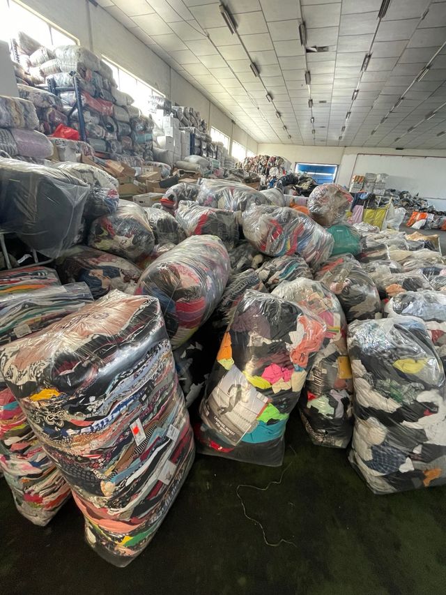 Ropa vintage 10€/kg al por mayor