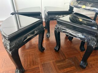 Mesa y 4 taburetes orientales