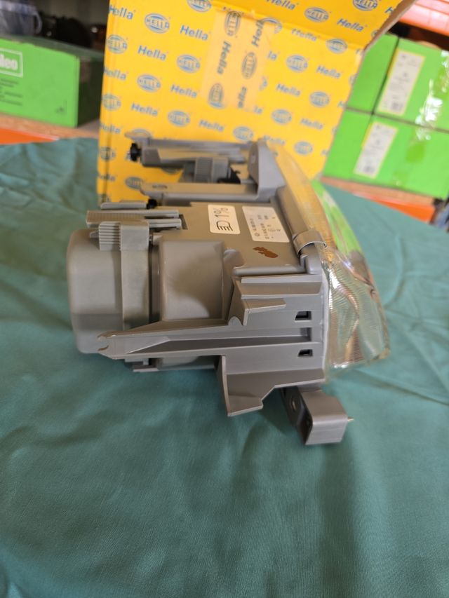 Faro Alfa Romeo 145 (94-95)
