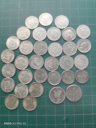 33 MONEDAS EXTRANJERAS DE PLATA