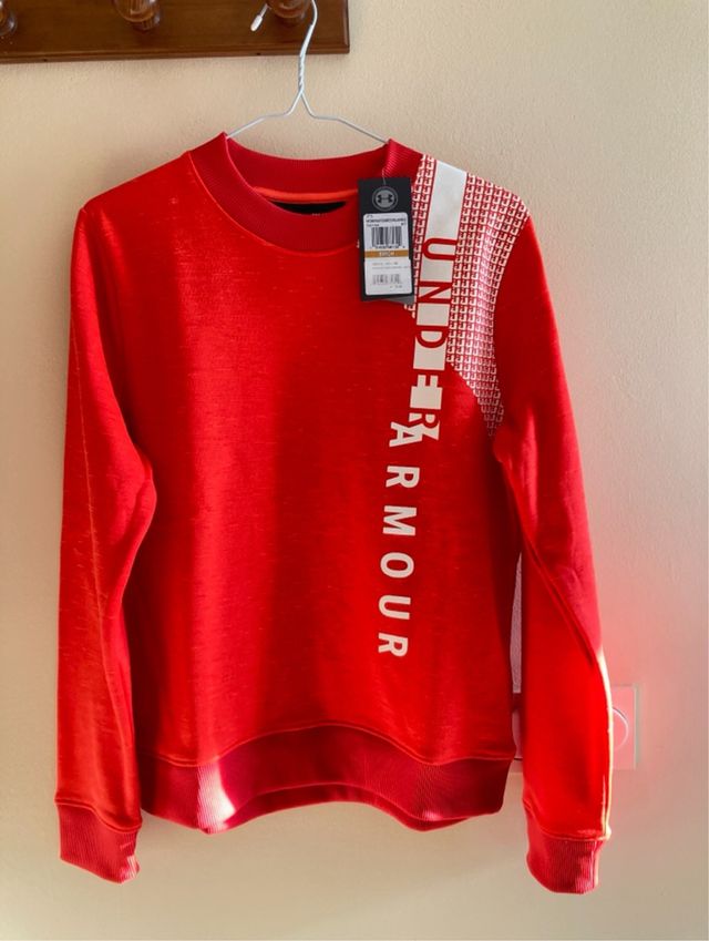 Sudadera Under Armour roja sin estrenar