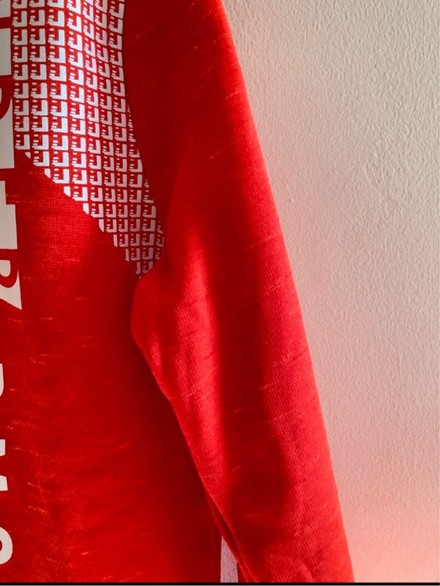 Sudadera Under Armour roja sin estrenar