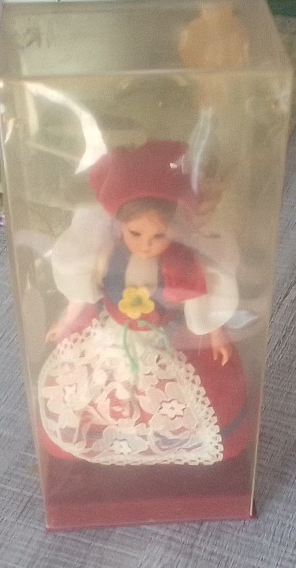 Muñeca Melna Ticino Coleccion