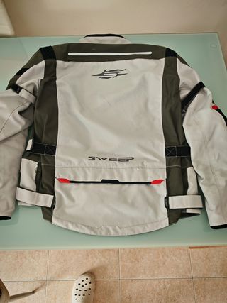Chaqueta cordura todo tiempo de muy buena calidad.