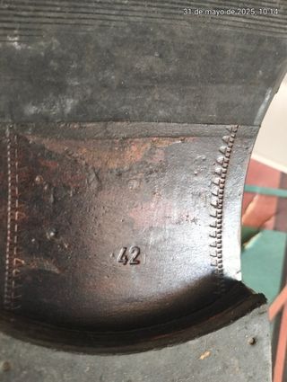 Zapatos Martinelli color burdeos