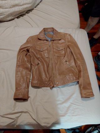 Cazadora cuero Massimo Dutti marrón