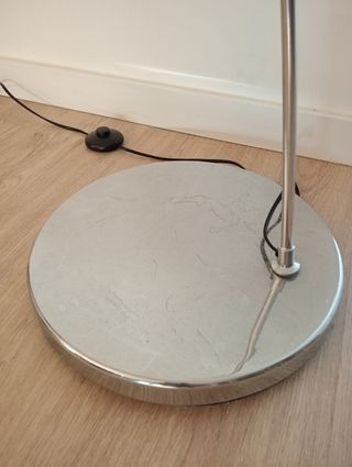 Lámpara arco pie moderna - negra y plata