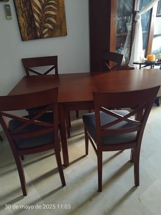 Mesa salón y 4 sillas de madera maciza