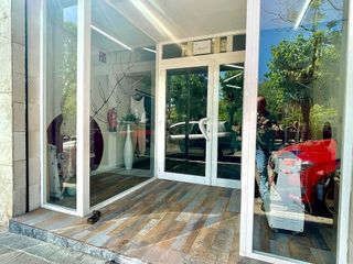 Local comercial en venta en El Castell-Poble Vell en Castelldefels