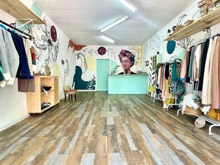 Local comercial en venta en El Castell-Poble Vell en Castelldefels