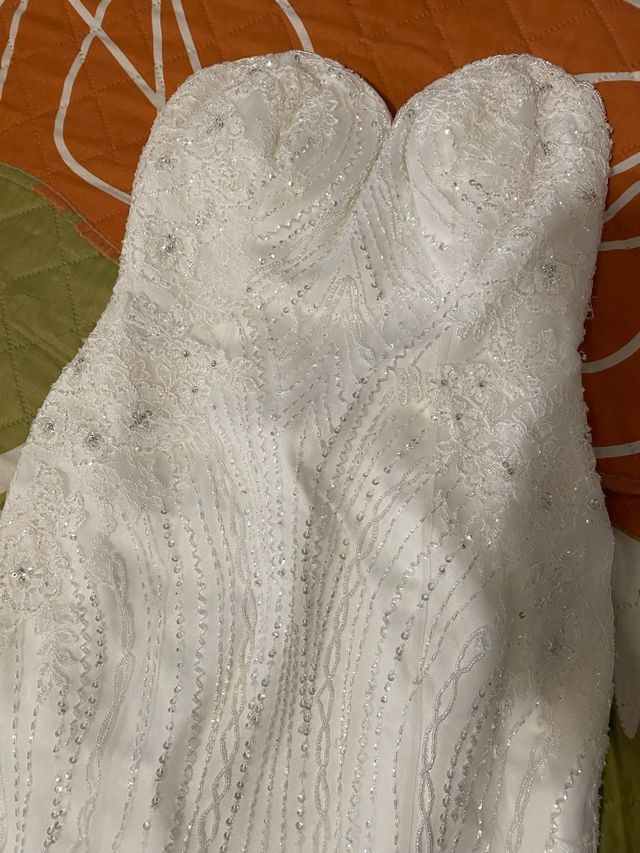 Splendido abito da sposa bianco