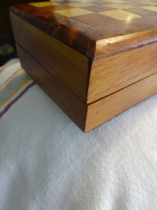 CAJA-ESTUCHE JUEGO DE AJEDREZ CON FICHAS