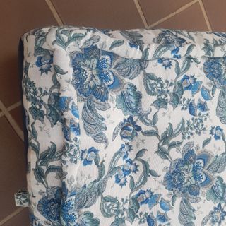 Puff almacenaje azul y blanco