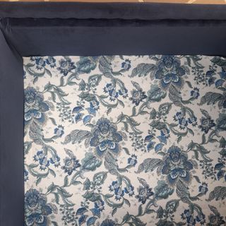 Puff almacenaje azul y blanco