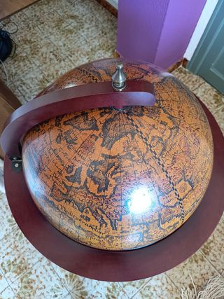 Botellero Bar con forma de globo terráqueo