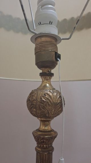 Lampara con pie antigua perfecto estado