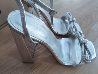 Sandalias ASOS tacón plata