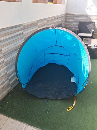 Parasol Quechua azul plegable