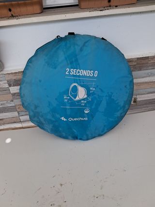 Parasol Quechua azul plegable