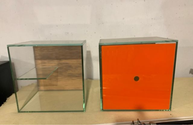 2 estantes de cristal naranja