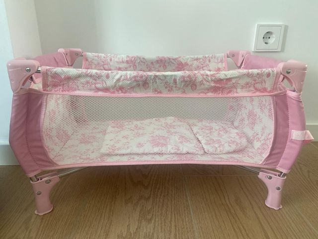 Cuna de viaje de juguete. Marca Valentina