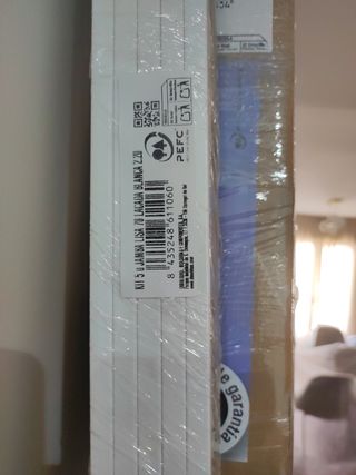 Puerta lacada. Urge.