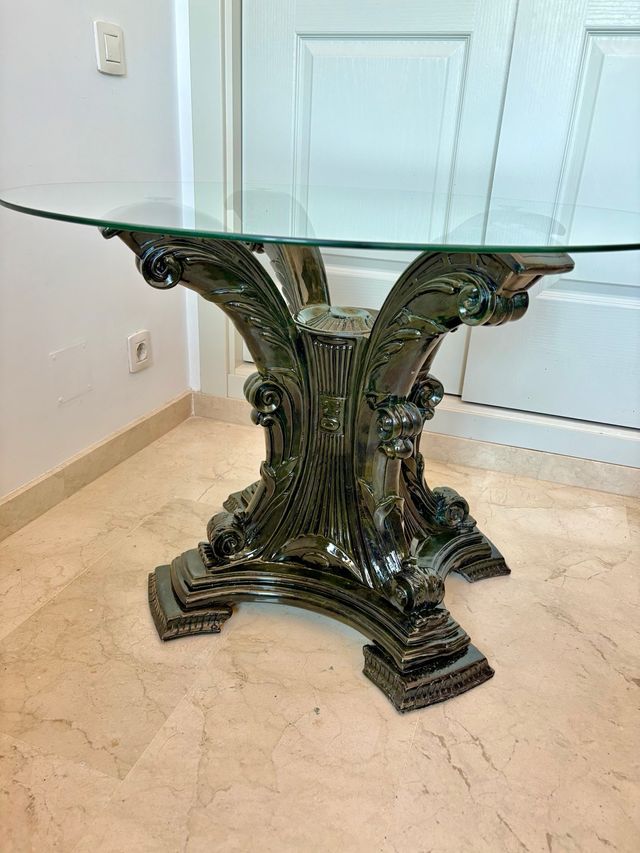 Mesa centro fibra de poliéster y cristal. Pedestal