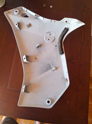 Tapa lateral Yamaha Tenere 700