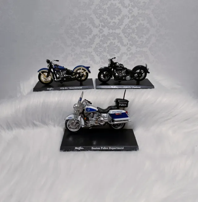 Modellini Moto Harley Davidson, 10 euro l'uno