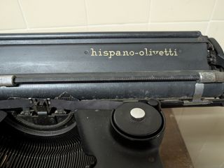 Hispano Olivetti M40: Máquina de escribir