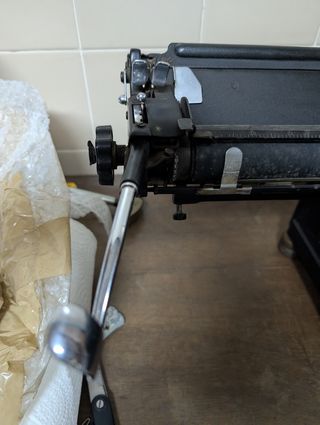 Hispano Olivetti M40: Máquina de escribir