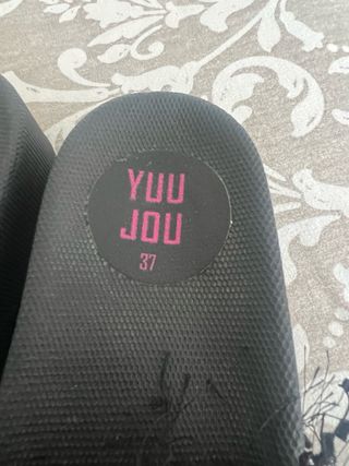 Sandalias YUU JOU negras - talla 38 plumas