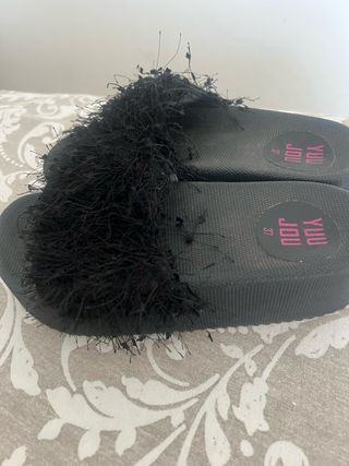 Sandalias YUU JOU negras - talla 38 plumas