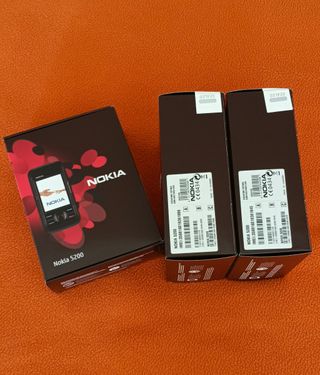 Dos Nokia's 5200 precintados 