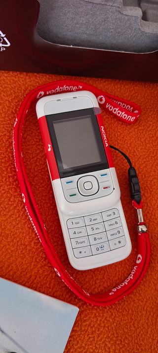 Dos Nokia's 5200 precintados 