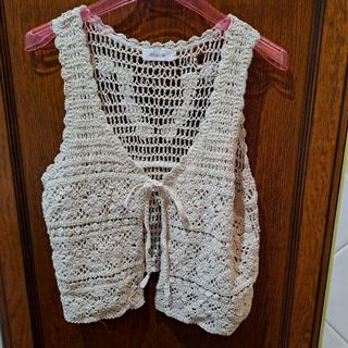 Chaleco crochet beige Hug and Clau