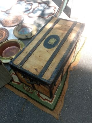 Baúl antiguo de madera (s. XIX)