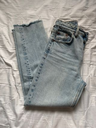 Vaqueros rectos Zara -talla 32