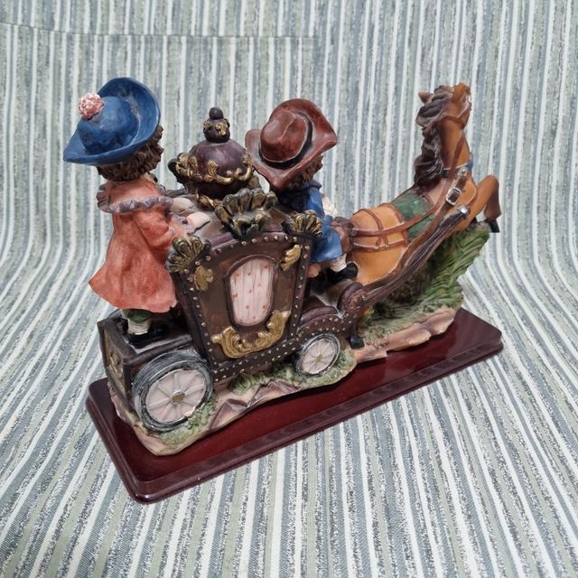 Figura Carroza con niños Quintana Collection